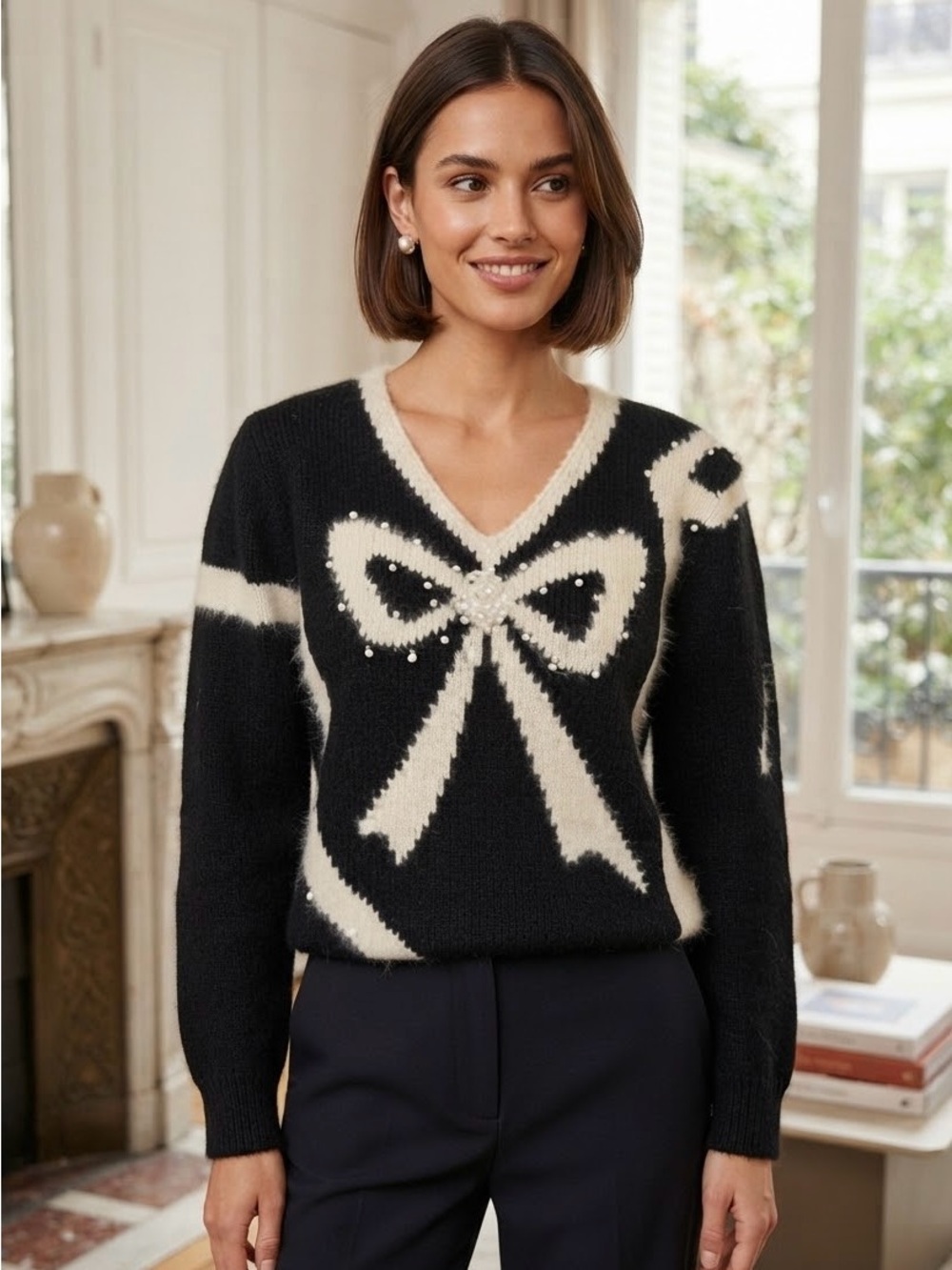 VINTAGE JOCELYN SMITH Women’s Black V-Neck Bow Sweater with Pearl Accents
